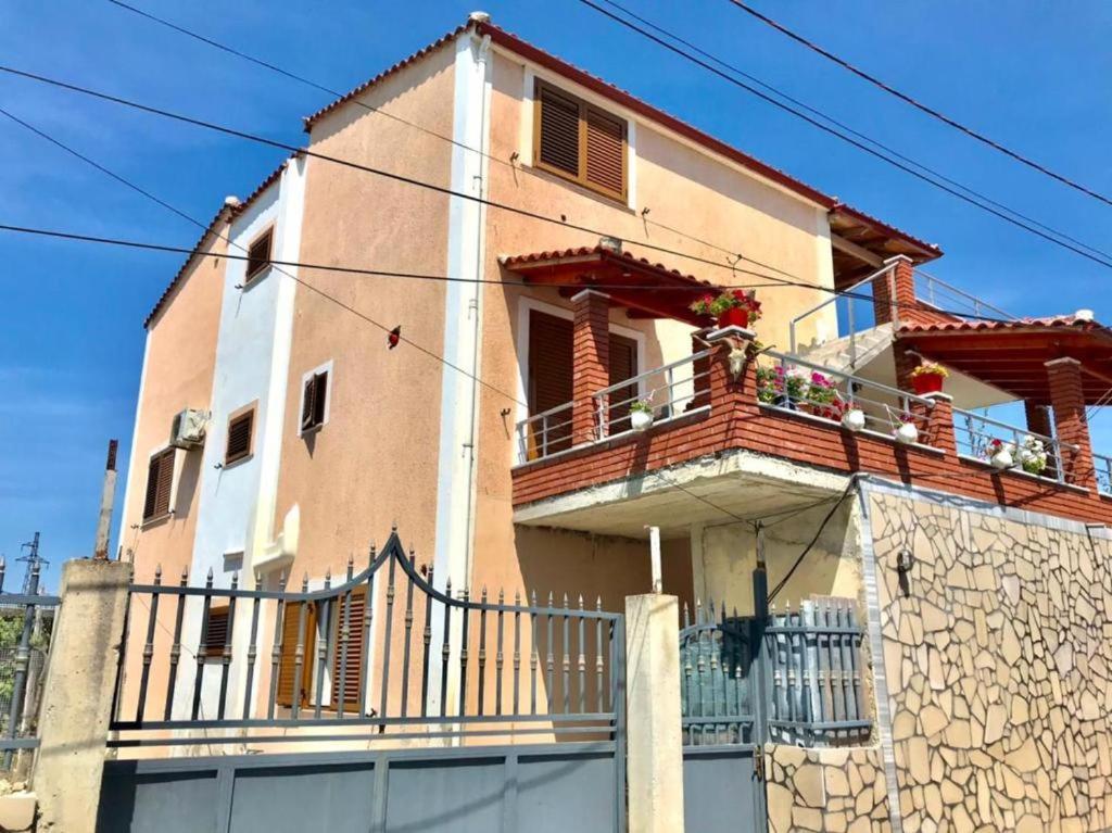 Arlind'S Apartaments Vlorë エクステリア 写真